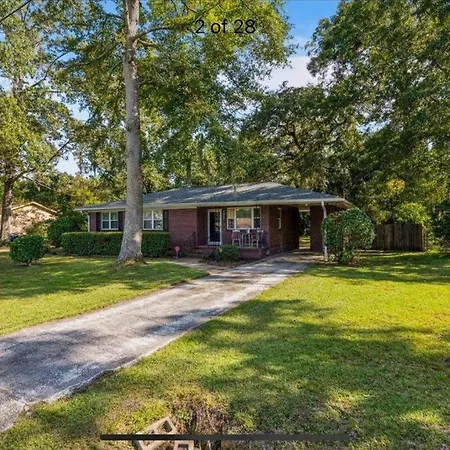 Quiet And Peaceful West Ashley Home